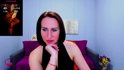 Snapshot of niasmithh chatting on December 4, 1:09 pm niasmithh online show from December 4, 1:09 pm