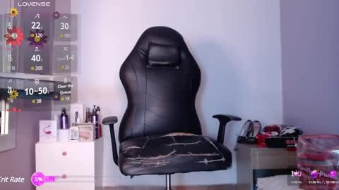 Snapshot of niawk_ chatting on February 24, 12:05 pm Niawk online show from February 24, 12:05 pm