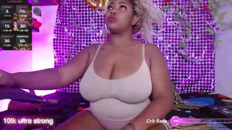 Snapshot of niawk_ chatting on October 24, 1:29 pm Niawk online show from October 24, 1:29 pm