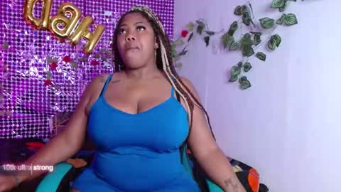 Snapshot of niawk_ chatting on December 14, 1:27 pm Niawk online show from December 14, 1:27 pm