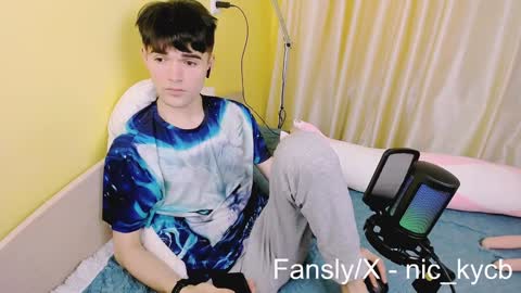 Snapshot of nic_ky chatting on December 5, 7:17 pm Nick PVT is open FanslyTwitter - Nic kycb online show from December 5, 7:17 pm