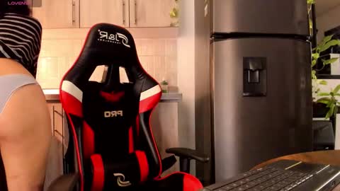 Snapshot of nice_day_ chatting on November 16, 1:55 am day online show from November 16, 1:55 am