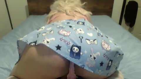 Snapshot of nicedickguy98 chatting on December 9, 5:07 am Ava Angel online show from December 9, 5:07 am