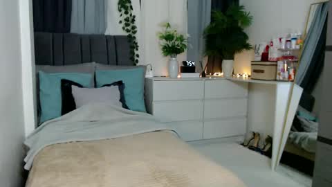Snapshot of nicenalla chatting on September 27, 11:54 pm Wens online show from September 27, 11:54 pm