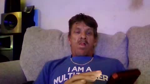 Snapshot of niceozziecockxxx chatting on December 4, 2:21 am Sexiishaine online show from December 4, 2:21 am