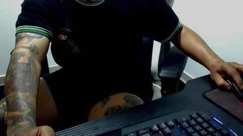 Snapshot of nicepussyandcock chatting on October 7, 1:14 am Camila And Steeven online show from October 7, 1:14 am