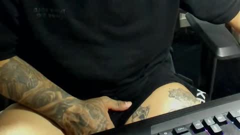 Snapshot of nicepussyandcock chatting on October 12, 11:15 pm Camila And Steeven online show from October 12, 11:15 pm