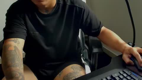 Snapshot of nicepussyandcock chatting on October 24, 5:42 pm Camila And Steeven online show from October 24, 5:42 pm