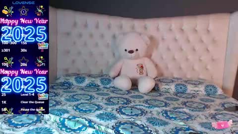 Snapshot of nichole_bree chatting on January 3, 11:35 am Nichole online show from January 3, 11:35 am