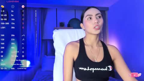 Snapshot of nichole_bree chatting on February 20, 12:04 pm Nichole online show from February 20, 12:04 pm