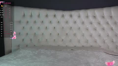 Snapshot of nichole_bree chatting on March 1, 11:17 am Nichole online show from March 1, 11:17 am