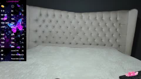 Snapshot of nichole_bree chatting on September 15, 10:48 am Nichole online show from September 15, 10:48 am