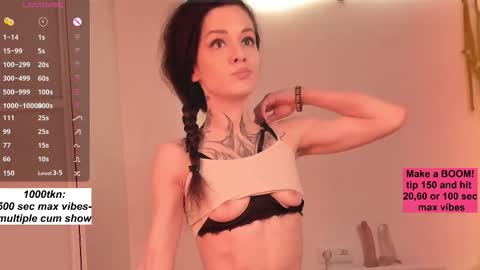 Snapshot of nickiii666 chatting on October 29, 10:39 am Karolina online show from October 29, 10:39 am