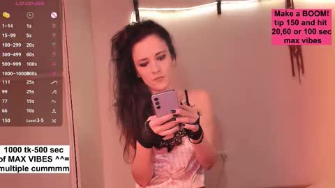 Snapshot of nickiii666 chatting on November 8, 10:26 am Karolina online show from November 8, 10:26 am