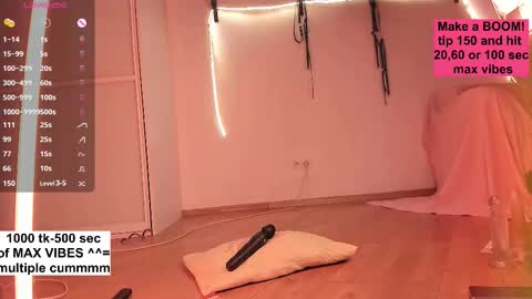 Snapshot of nickiii666 chatting on November 18, 9:03 am Karolina online show from November 18, 9:03 am