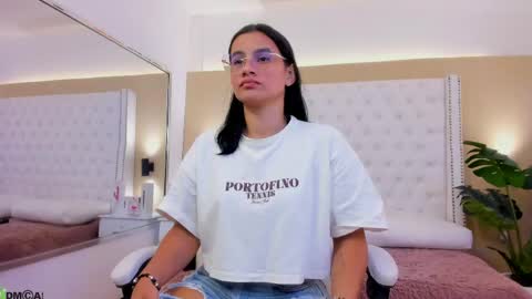 nickky online show from April 19, 1:43 pm