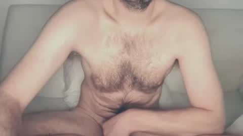 Snapshot of nickname_chewbacca chatting on December 21, 1:18 pm Nik online show from December 21, 1:18 pm