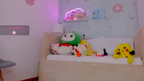 Snapshot of nicksantos_ chatting on February 10, 6:24 pm Nicolas online show from February 10, 6:24 pm