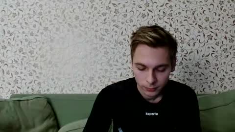 Snapshot of nicksuper8 chatting on December 7, 4:31 am Nick online show from December 7, 4:31 am