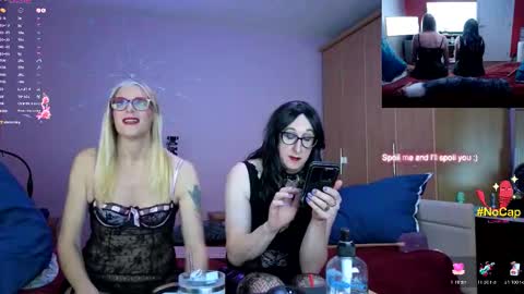 Snapshot of nicktu52 chatting on November 20, 12:55 am nicktuuk online show from November 20, 12:55 am