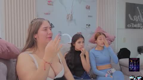 Snapshot of nicky_as chatting on October 29, 1:46 pm nicky_as online show from October 29, 1:46 pm