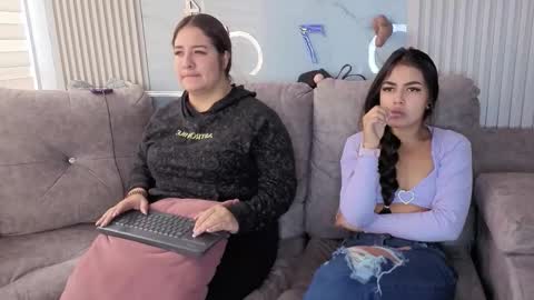 Snapshot of nicky_as chatting on December 2, 2:01 pm nicky_as online show from December 2, 2:01 pm