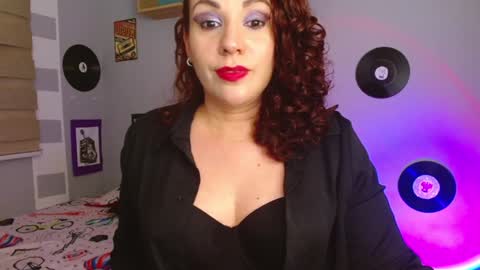 Snapshot of nicky_lucy_m chatting on January 9, 6:59 am lucy online show from January 9, 6:59 am