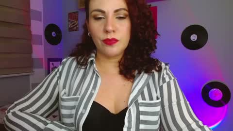 Snapshot of nicky_lucy_m chatting on January 12, 10:12 am lucy online show from January 12, 10:12 am