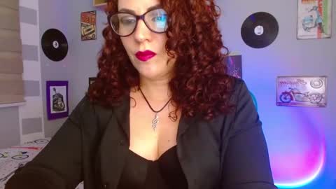 Snapshot of nicky_lucy_m chatting on February 13, 10:43 pm lucy online show from February 13, 10:43 pm