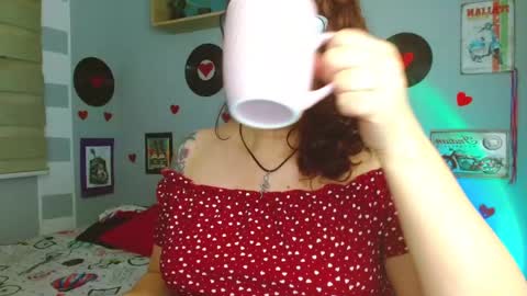 Snapshot of nicky_lucy_m chatting on February 26, 3:10 am lucy online show from February 26, 3:10 am