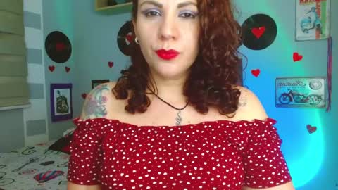 Snapshot of nicky_lucy_m chatting on February 26, 6:15 am lucy online show from February 26, 6:15 am