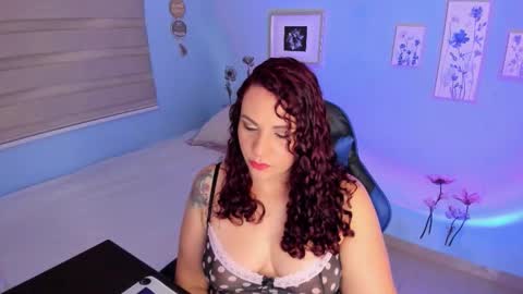 Snapshot of nicky_lucy_m chatting on September 29, 2:06 am lucy online show from September 29, 2:06 am