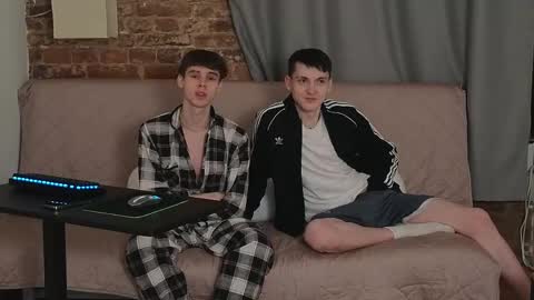 Nicki  Danny online show from April 8, 8:42 pm