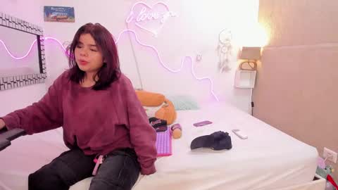 Snapshot of nicky_teem chatting on December 5, 9:50 am nicky_teem online show from December 5, 9:50 am