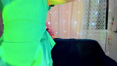 Nicky Weekends online show from December 31, 5:51 pm