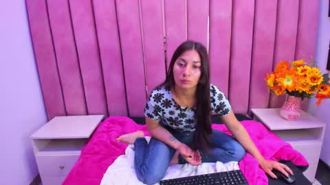 Nicky Miler online show from November 8, 1:33 pm