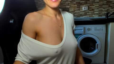 Snapshot of nickyplus chatting on February 23, 12:48 pm Nicky online show from February 23, 12:48 pm