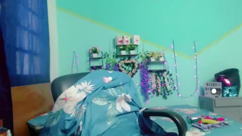 Snapshot of nickyribeiro chatting on March 8, 7:53 pm nickyribeiro online show from March 8, 7:53 pm