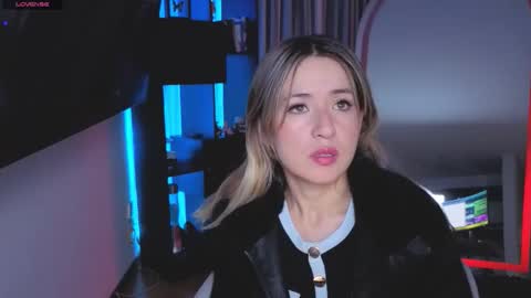 Snapshot of nickywindsor chatting on November 21, 9:46 pm Nicky online show from November 21, 9:46 pm