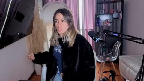 Nicky online show from February 5, 6:45 pm