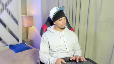 nico_blaze7 online show from November 27, 7:38 pm