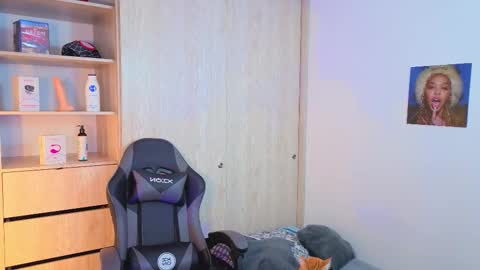 Snapshot of nicoisonline chatting on September 8, 8:30 pm Nicolas online show from September 8, 8:30 pm