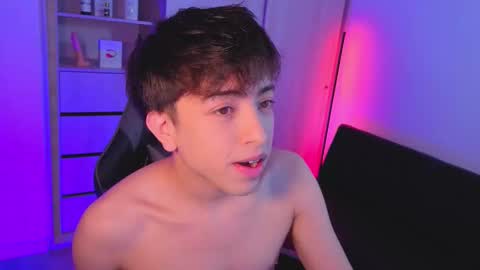 Snapshot of nicoisonline chatting on October 6, 8:17 pm Nicolas online show from October 6, 8:17 pm