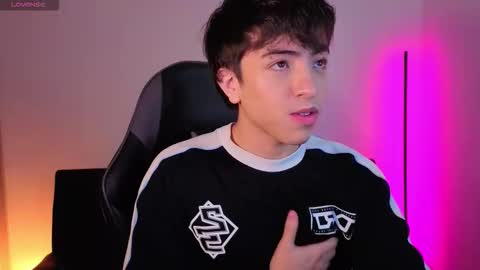 Snapshot of nicoisonline chatting on December 1, 8:03 pm Nicolas online show from December 1, 8:03 pm