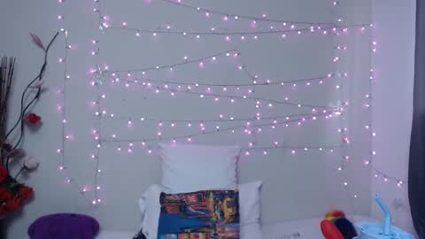 Nicol online show from February 13, 6:05 pm