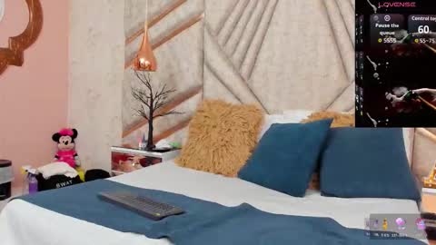 Snapshot of nicolaikarav chatting on November 27, 9:11 am Nicolai online show from November 27, 9:11 am