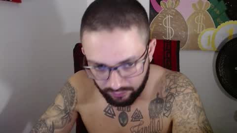 Snapshot of nicolas_torres99 chatting on February 6, 4:21 am nicolas online show from February 6, 4:21 am