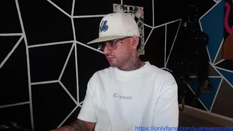 Snapshot of nicolas_torres99 chatting on October 19, 12:44 am nicolas online show from October 19, 12:44 am