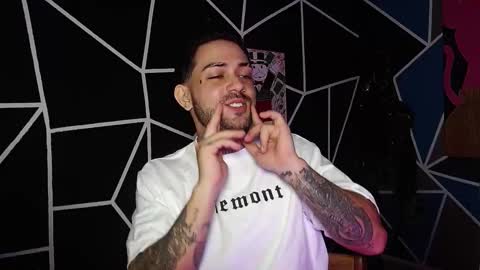 Snapshot of nicolas_torres99 chatting on November 3, 3:19 am nicolas online show from November 3, 3:19 am