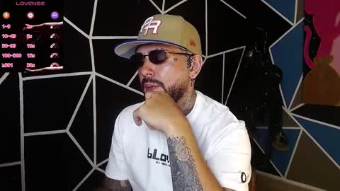 Snapshot of nicolas_torres99 chatting on November 24, 1:49 am nicolas online show from November 24, 1:49 am